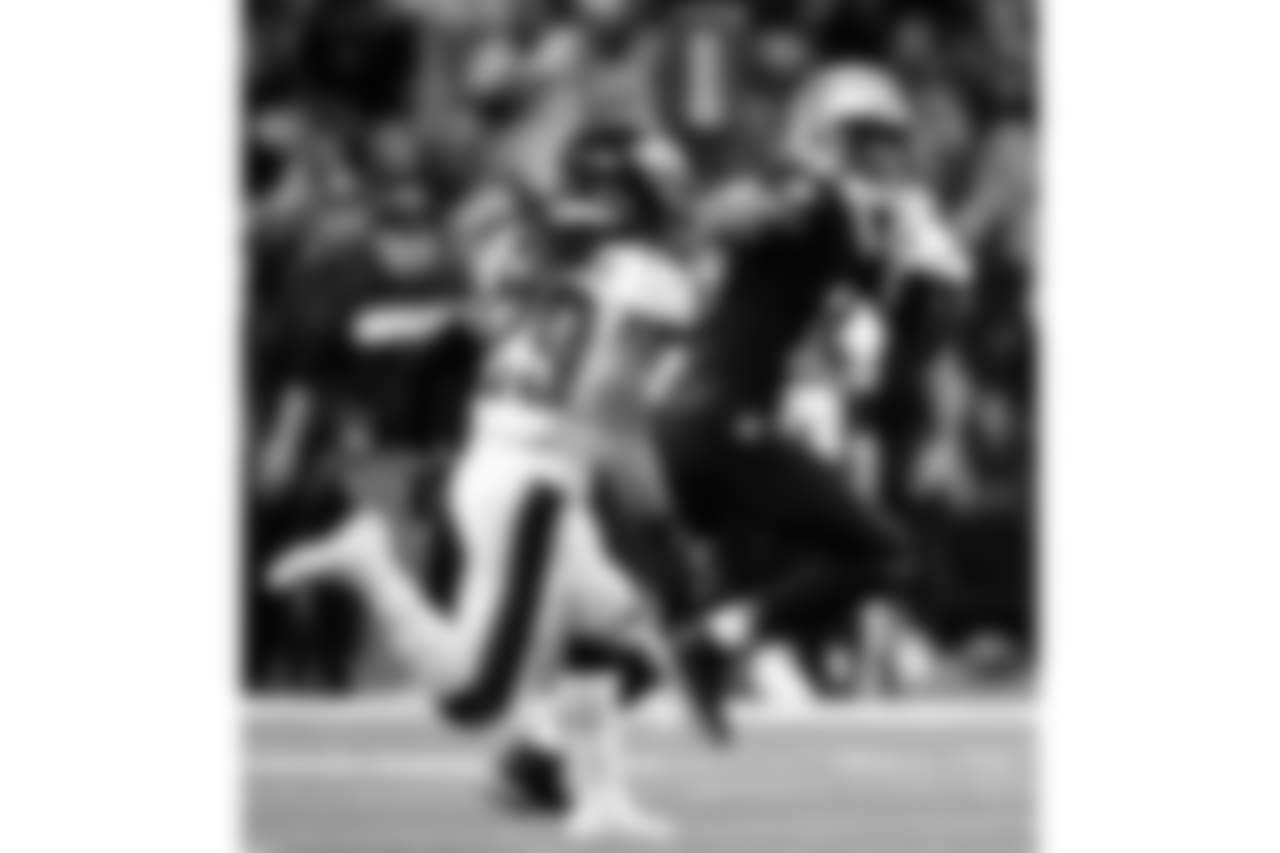 Saints 20 - Eagles 14 (W)
Divisional Game
Michael C. Hebert