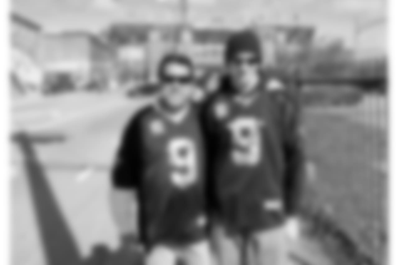 Gallery-Reg-Wk7-Saints-Ravens-Fans-003