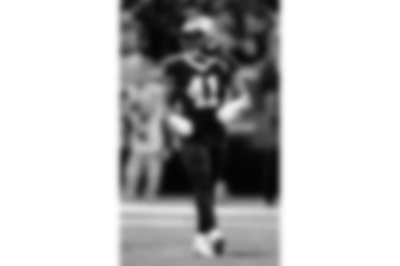 Saints 20 - Eagles 14 (W)
Divisional Game
Michael C. Hebert