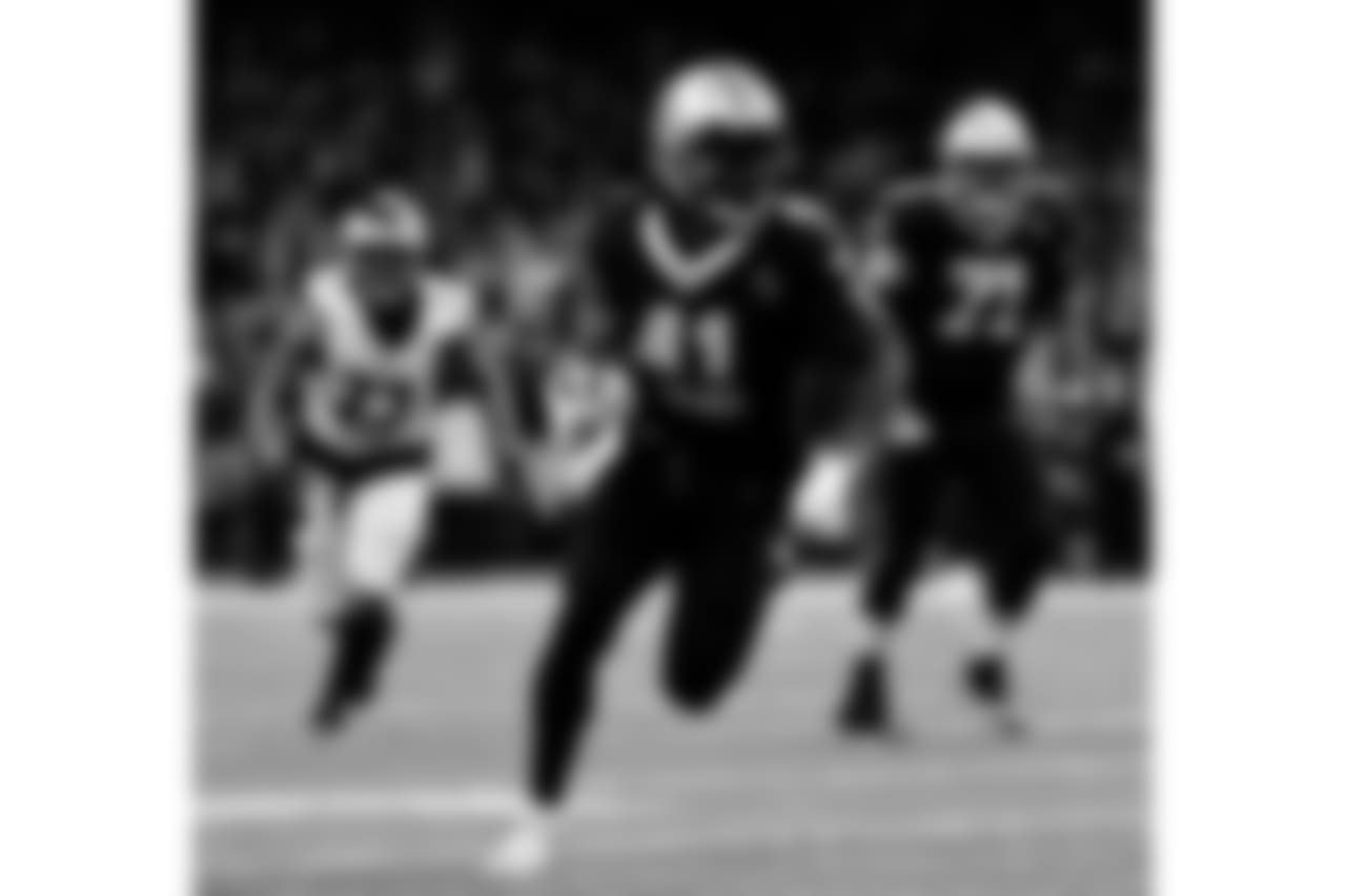 Saints 20 - Eagles 14 (W)
Divisional Game
Michael C. Hebert