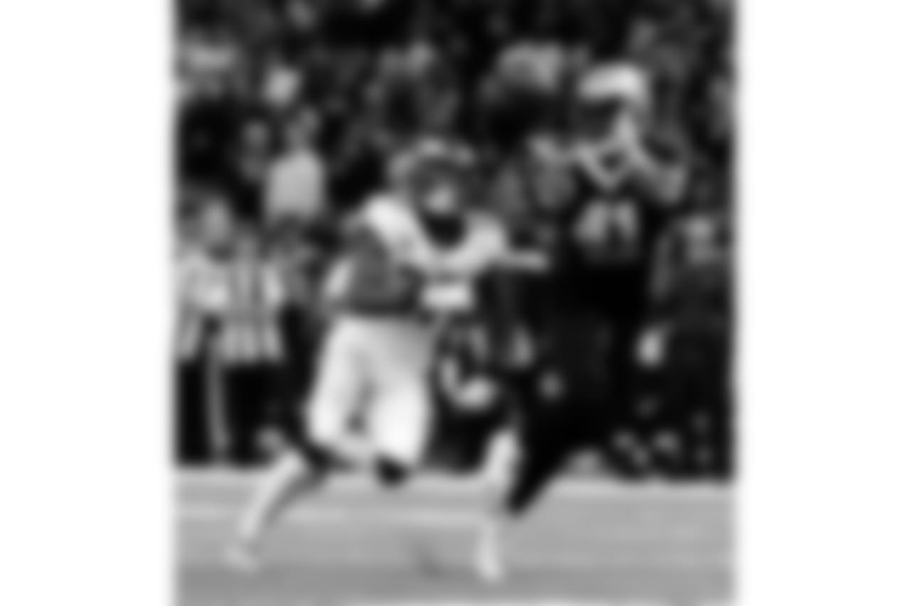 Saints 20 - Eagles 14 (W)
Divisional Game
Michael C. Hebert
