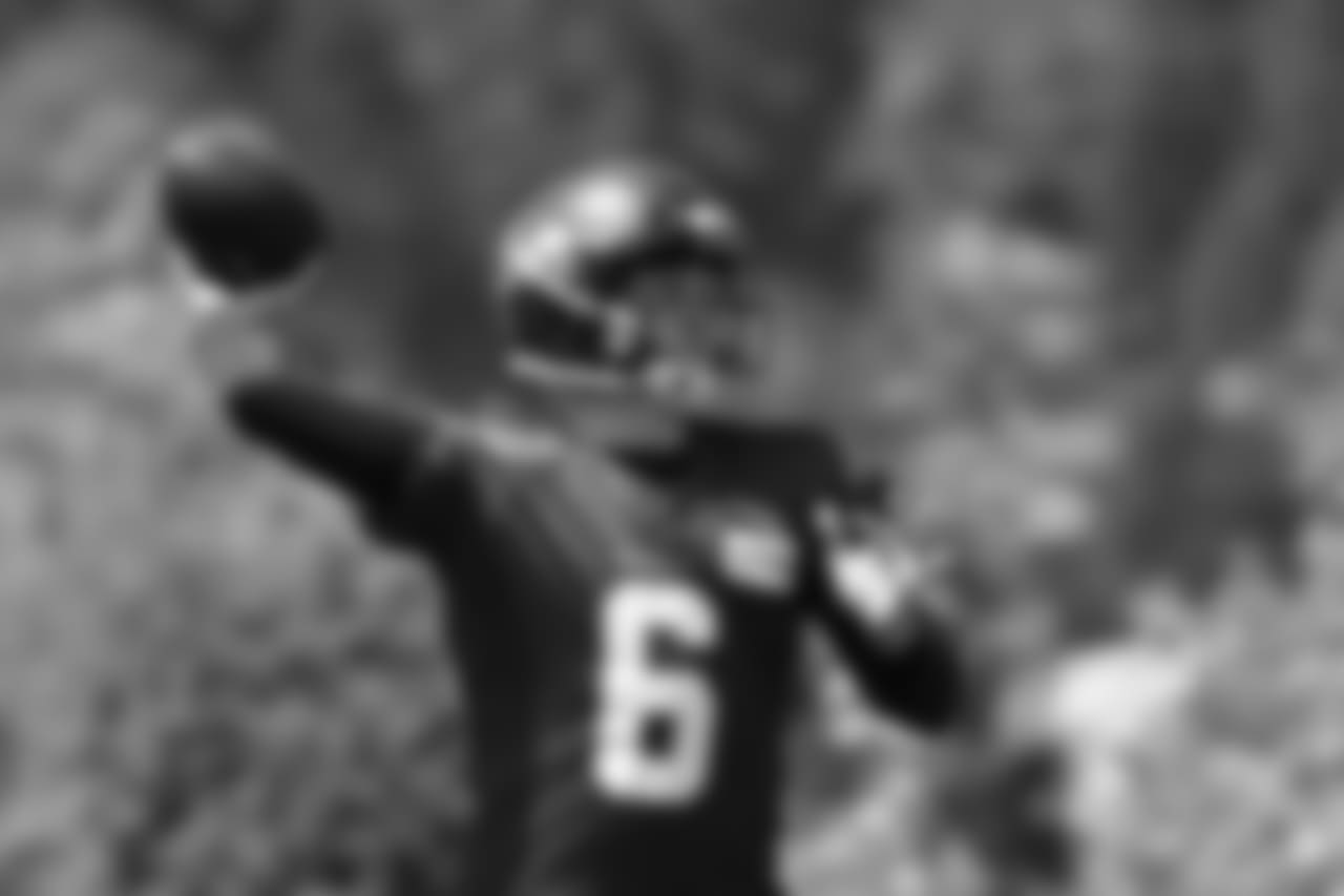 QB Austin Davis