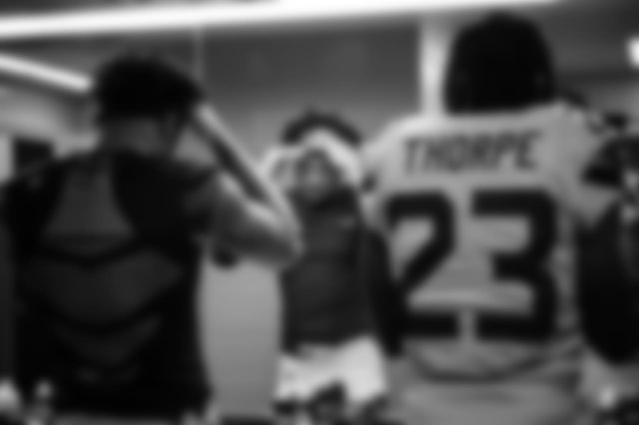 Safety Bradley McDougald makes last minute adjustments to his headband before the team left the locker room for pregame warmups.