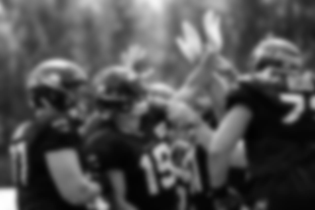 WR Tanner McEvoy, middle