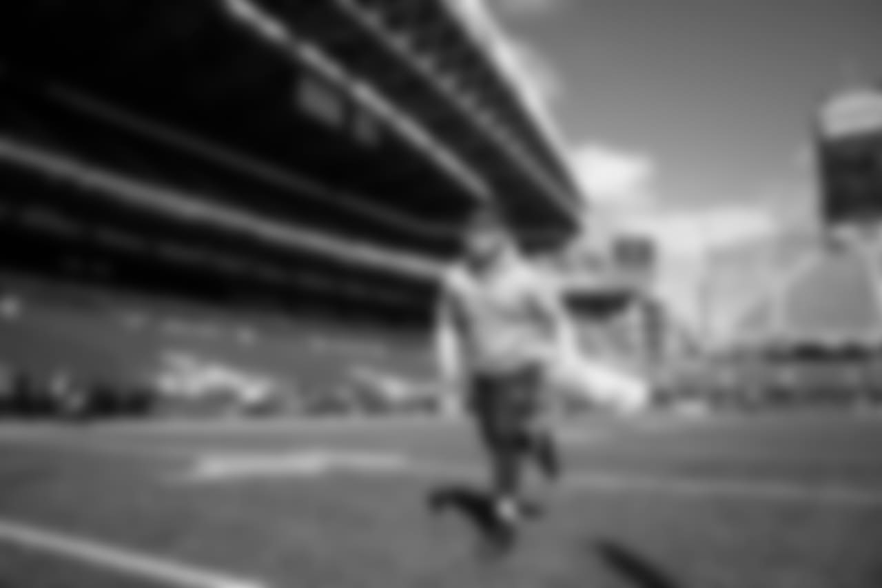 Center Joey Hunt prepared for his starting role in place of injured Justin Britt.