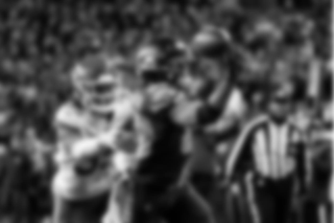 Seahawks receiver Doug Baldwin makes a fingertip catch deep in Chiefs territory to set up Chris Carson's touchdown late in the game.