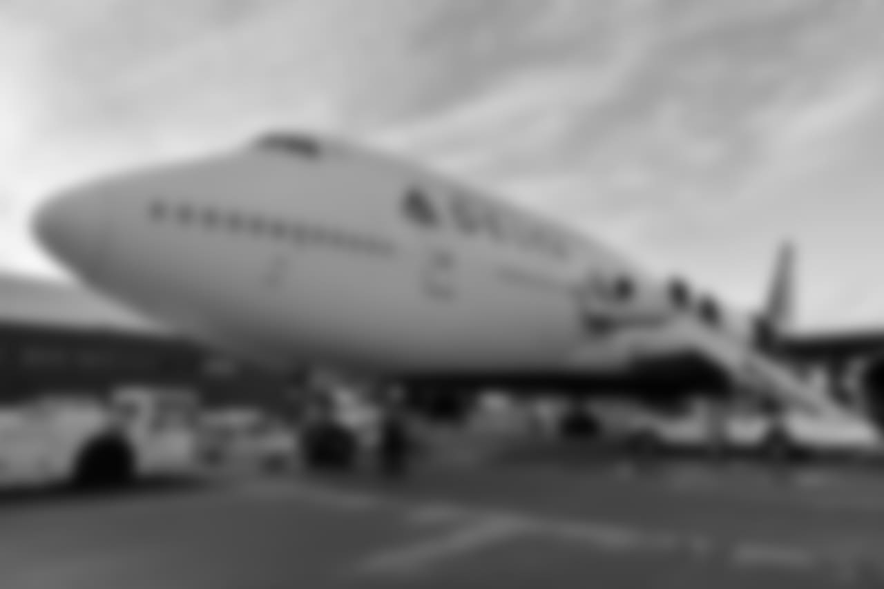 The Seahawks boarded a Boeing 747 for the round-trip to Dallas. It was the last flight of a Delta 747 before the fleet was retired by the airline.
