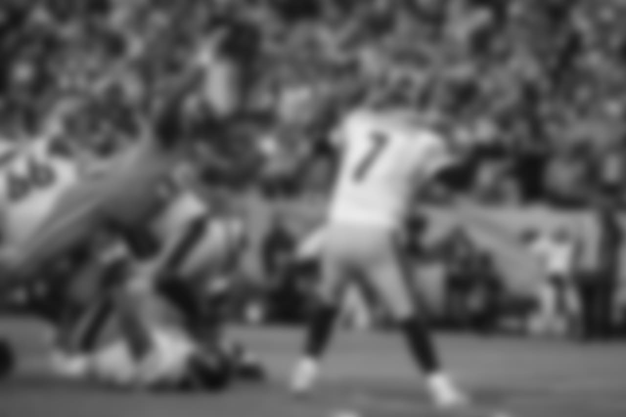 A 2018 Regular Season game between the Pittsburgh Steelers and the Denver Broncos on Sunday, November 25, 2018.