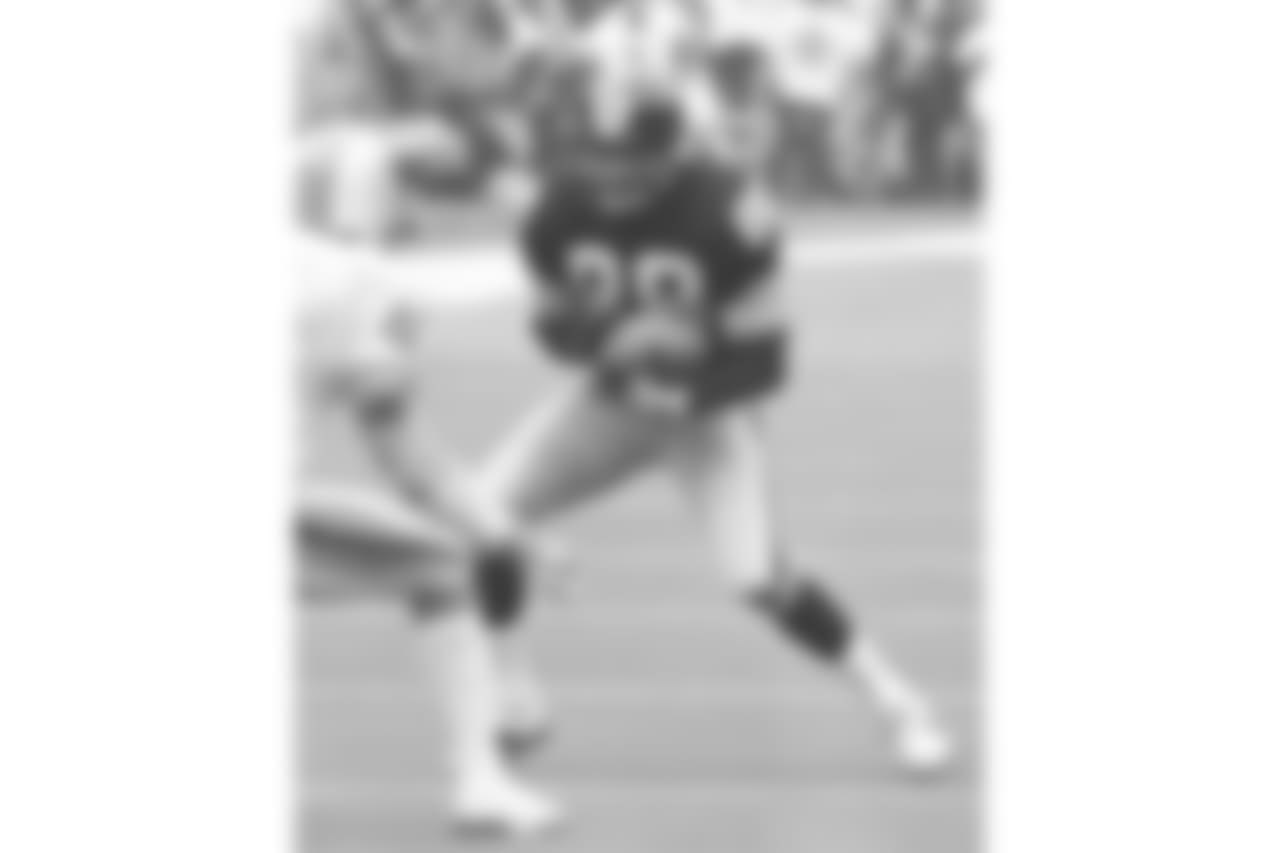 10. Lynn Swann (1974-82) - 5,534 yards.