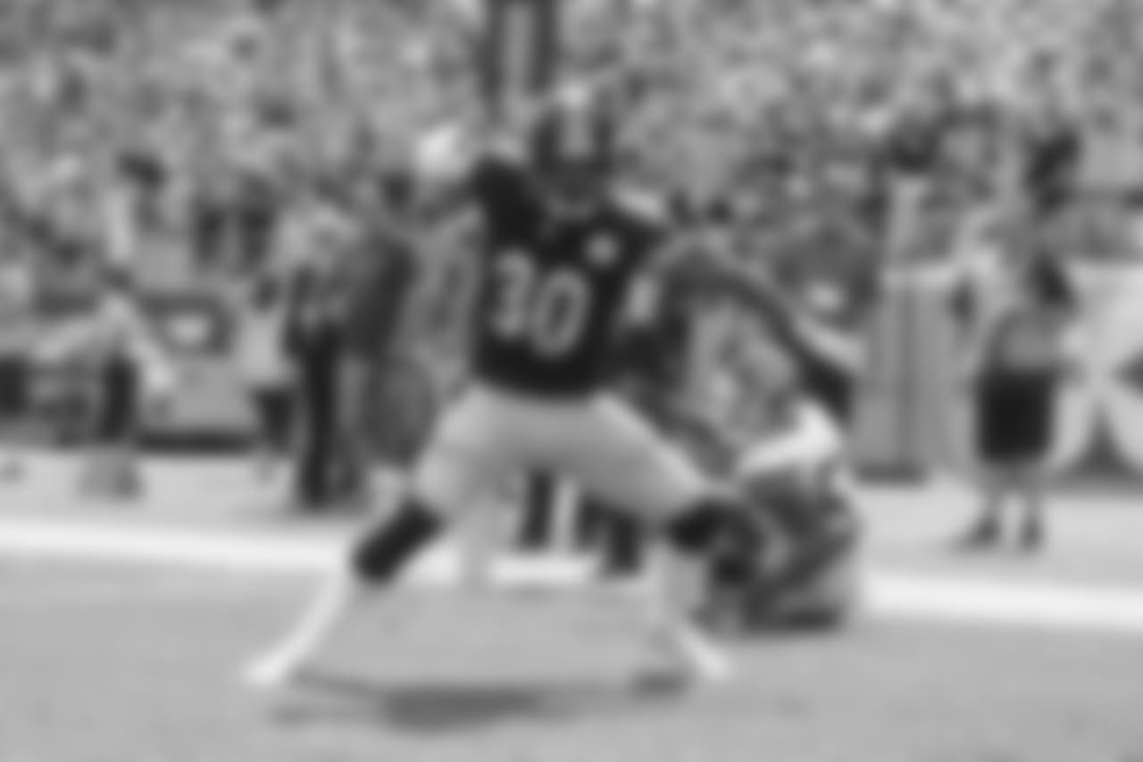 A 2018 Regular Season game between the Pittsburgh Steelers and the Kansas City Chiefs on Sunday, September 16, 2018.