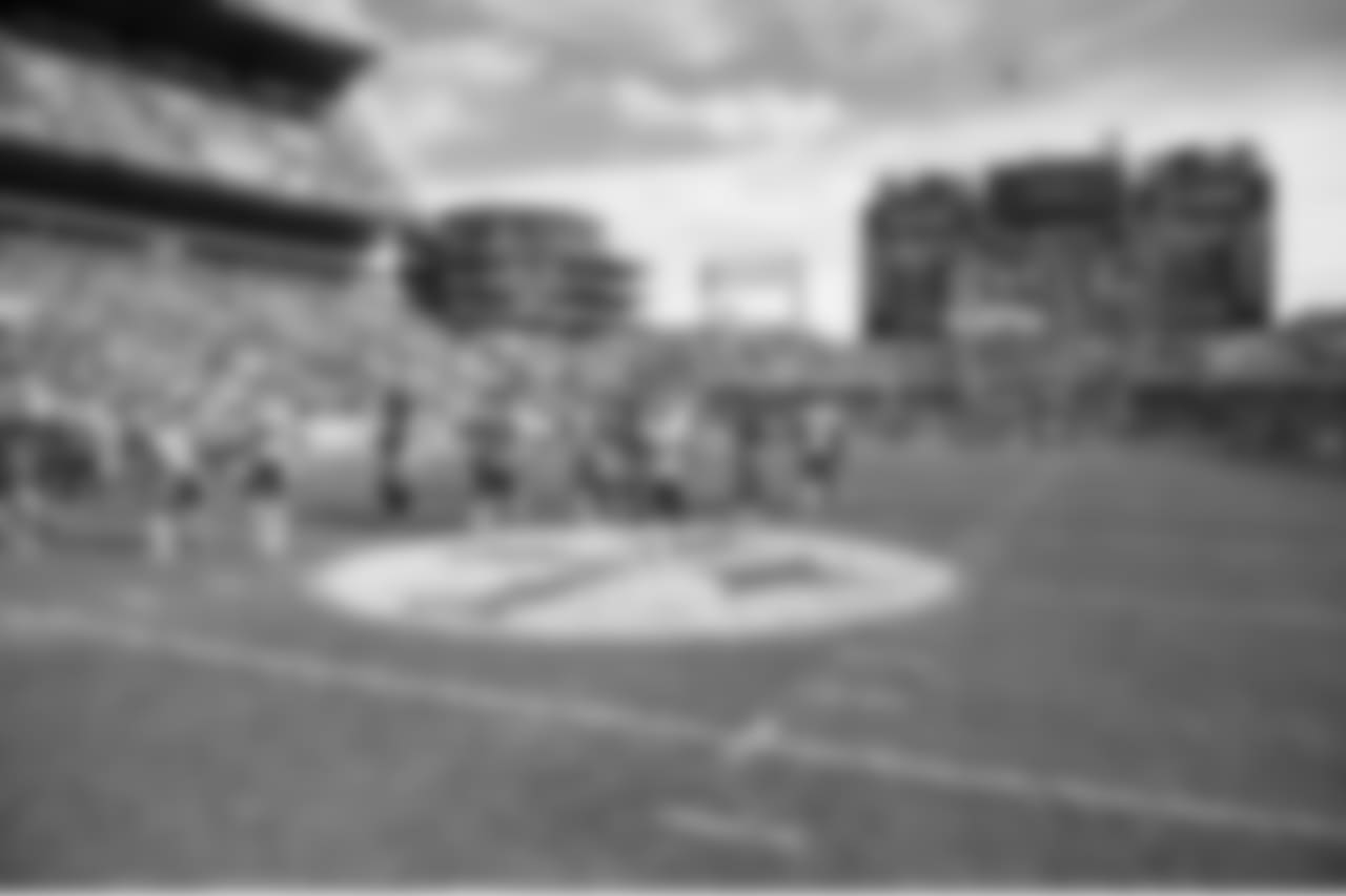 A 2018 Regular Season game between the Pittsburgh Steelers and the Kansas City Chiefs on Sunday, September 16, 2018.