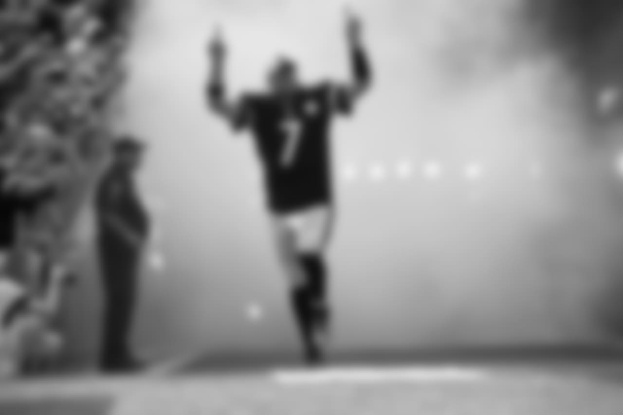 A 2018 Preseason game between the Pittsburgh Steelers and the Tennessee Titans on Saturday August 25th 2018. The Steelers defeated the Titans 31-21.