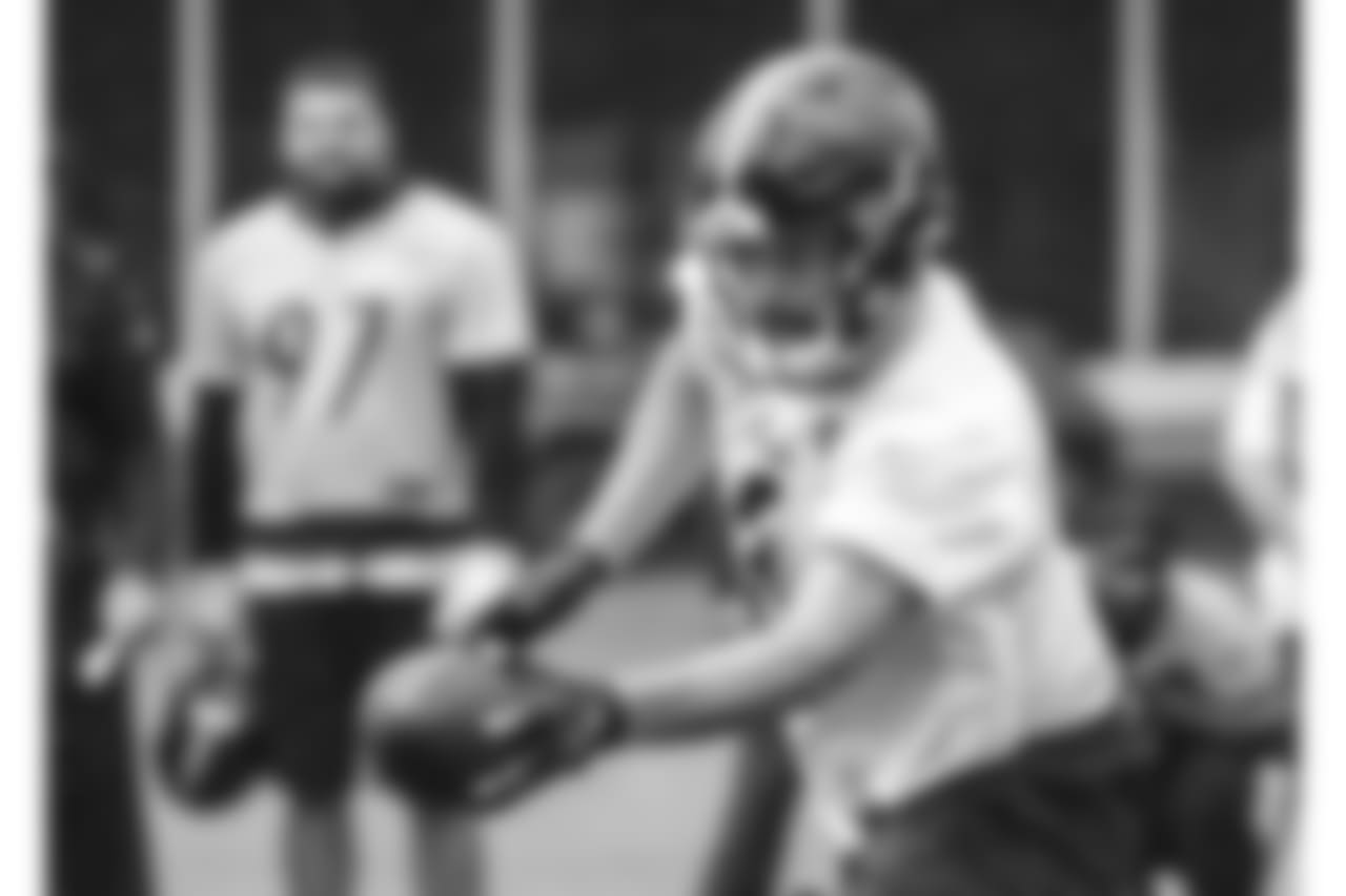 Steelers players practice at the UPMC Rooney Sports Complex during the 2018 minicamp.