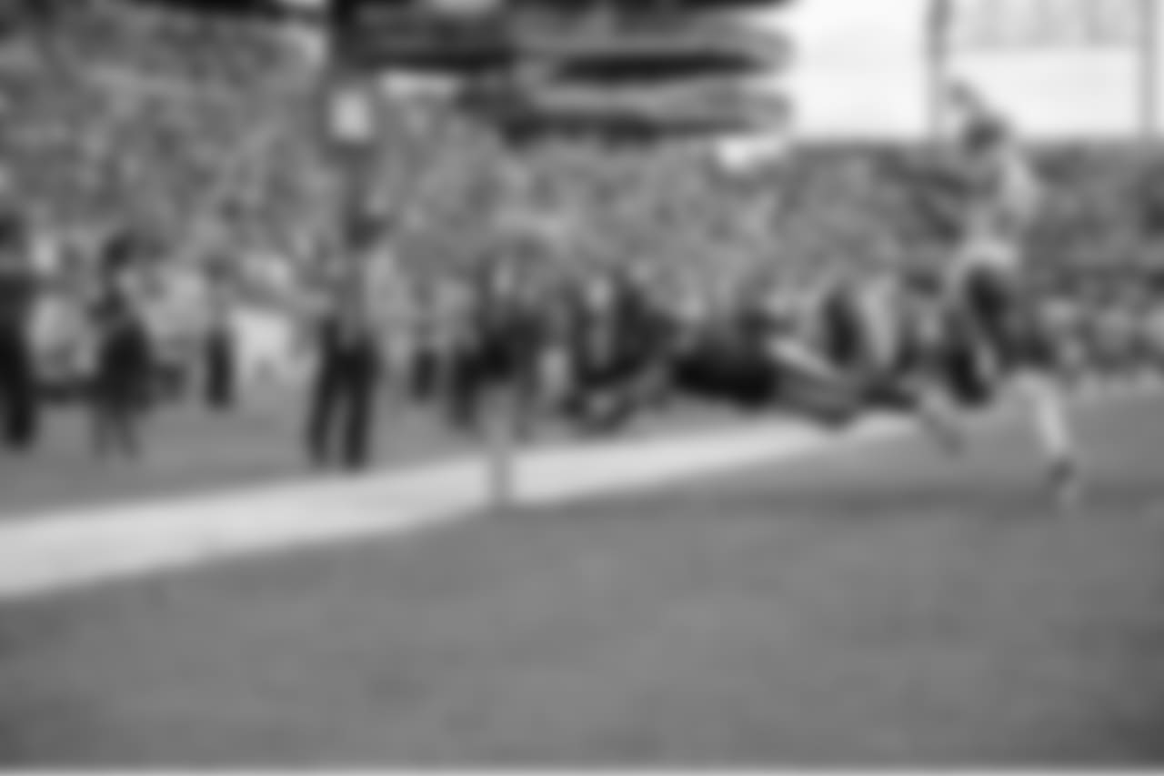 A 2018 Regular Season game between the Pittsburgh Steelers and the Kansas City Chiefs on Sunday, September 16, 2018.