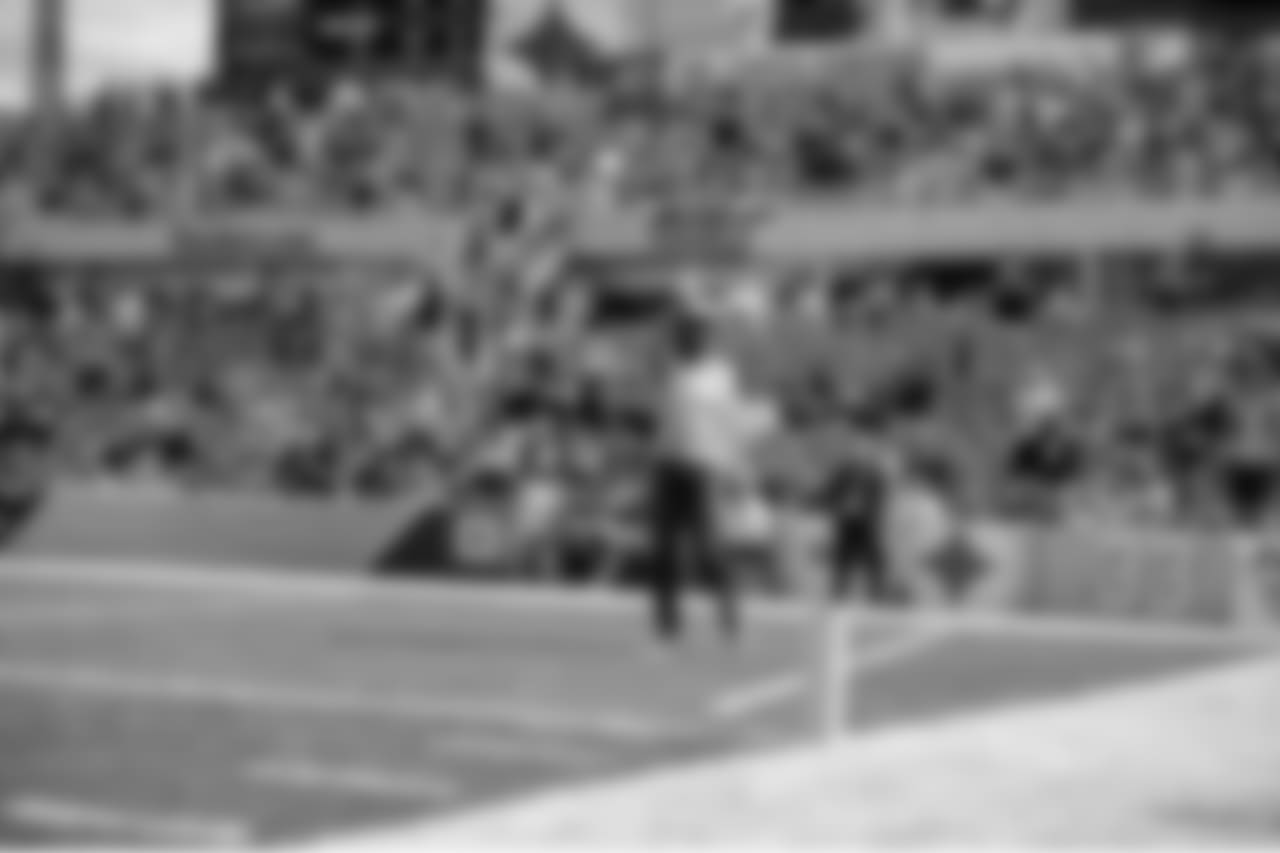 A 2018 Regular Season game between the Pittsburgh Steelers and the Kansas City Chiefs on Sunday, September 16, 2018.