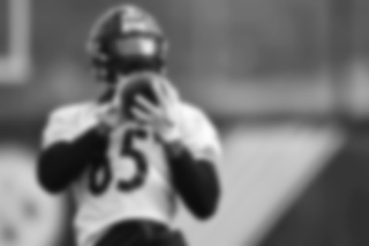 The Pittsburgh Steelers practice at UPMC Rooney Sports Complex.