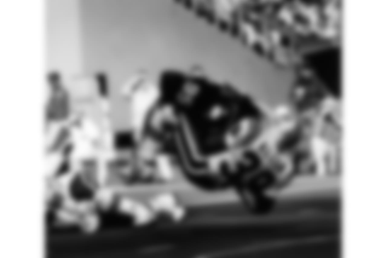 8\. Greg Lloyd (88-97) - 53.5 career QB sacks.