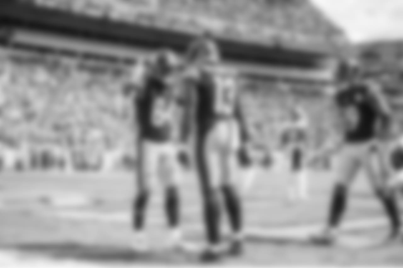 A 2018 Regular Season game between the Pittsburgh Steelers and the Kansas City Chiefs on Sunday, September 16, 2018.