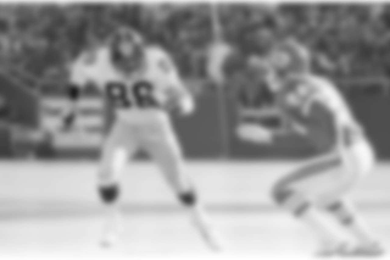 10. Lynn Swann (1974-82) - 739 yards.