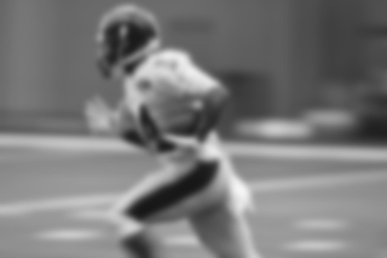 The Pittsburgh Steelers practice at the UPMC Rooney Sports Complex.