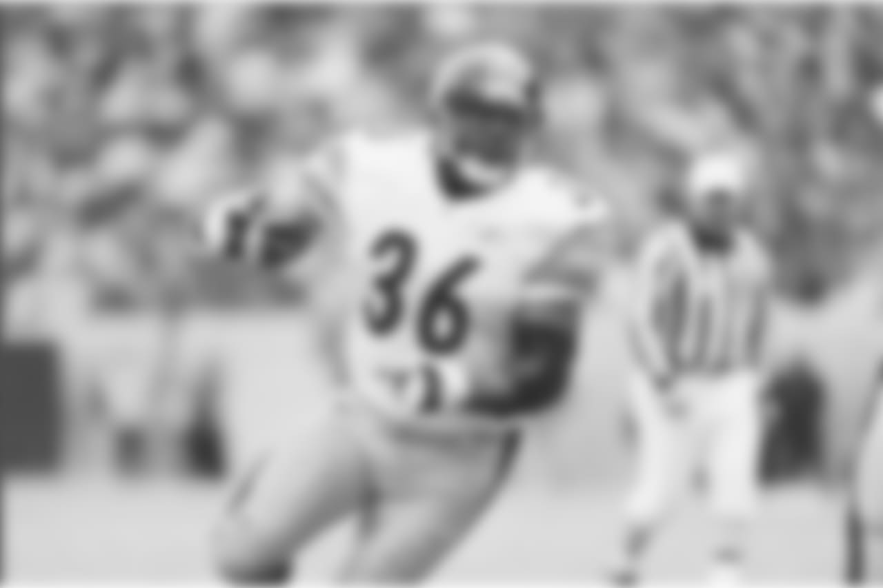 3. Jerome Bettis (1996-2005) - 11,377 yards.