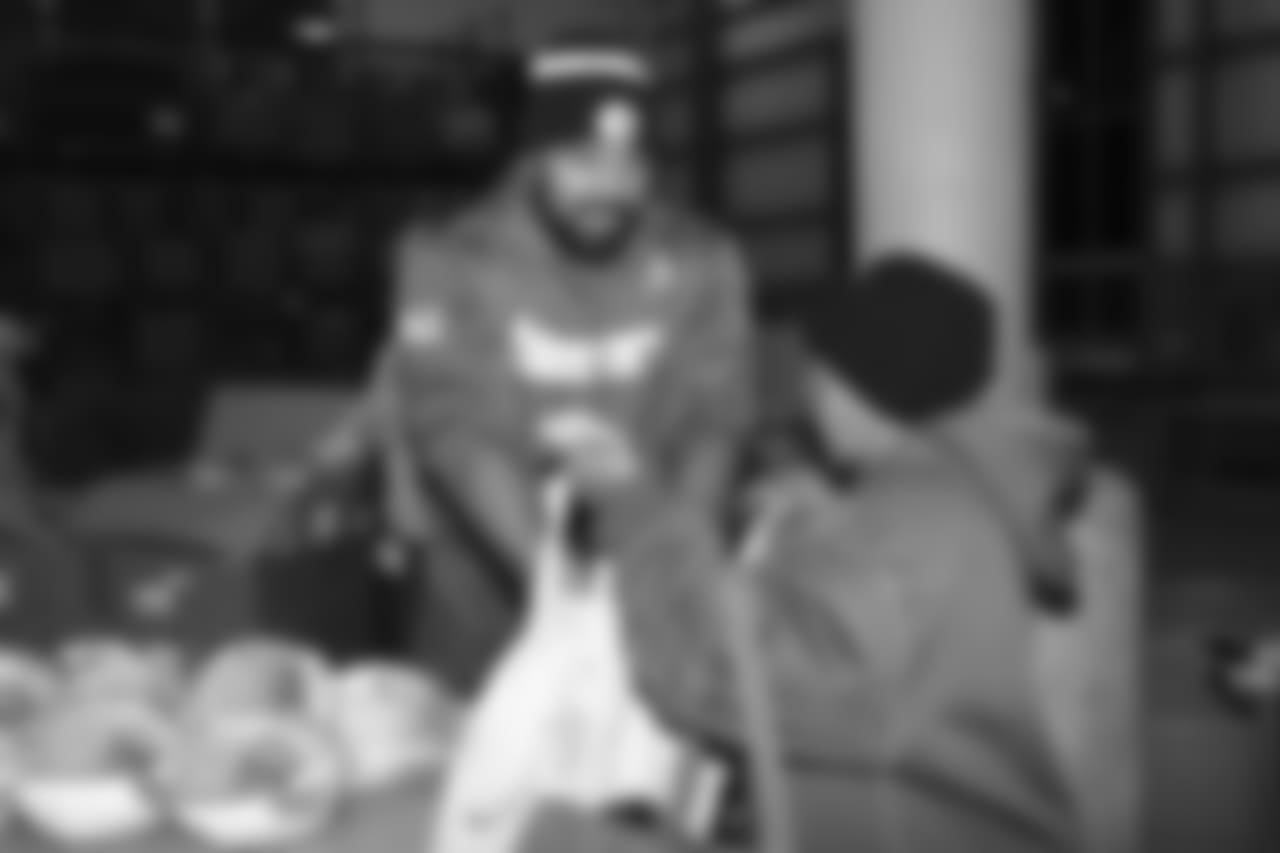 2017_Heyward_Turkey_Giveaway_1113to_0011_1