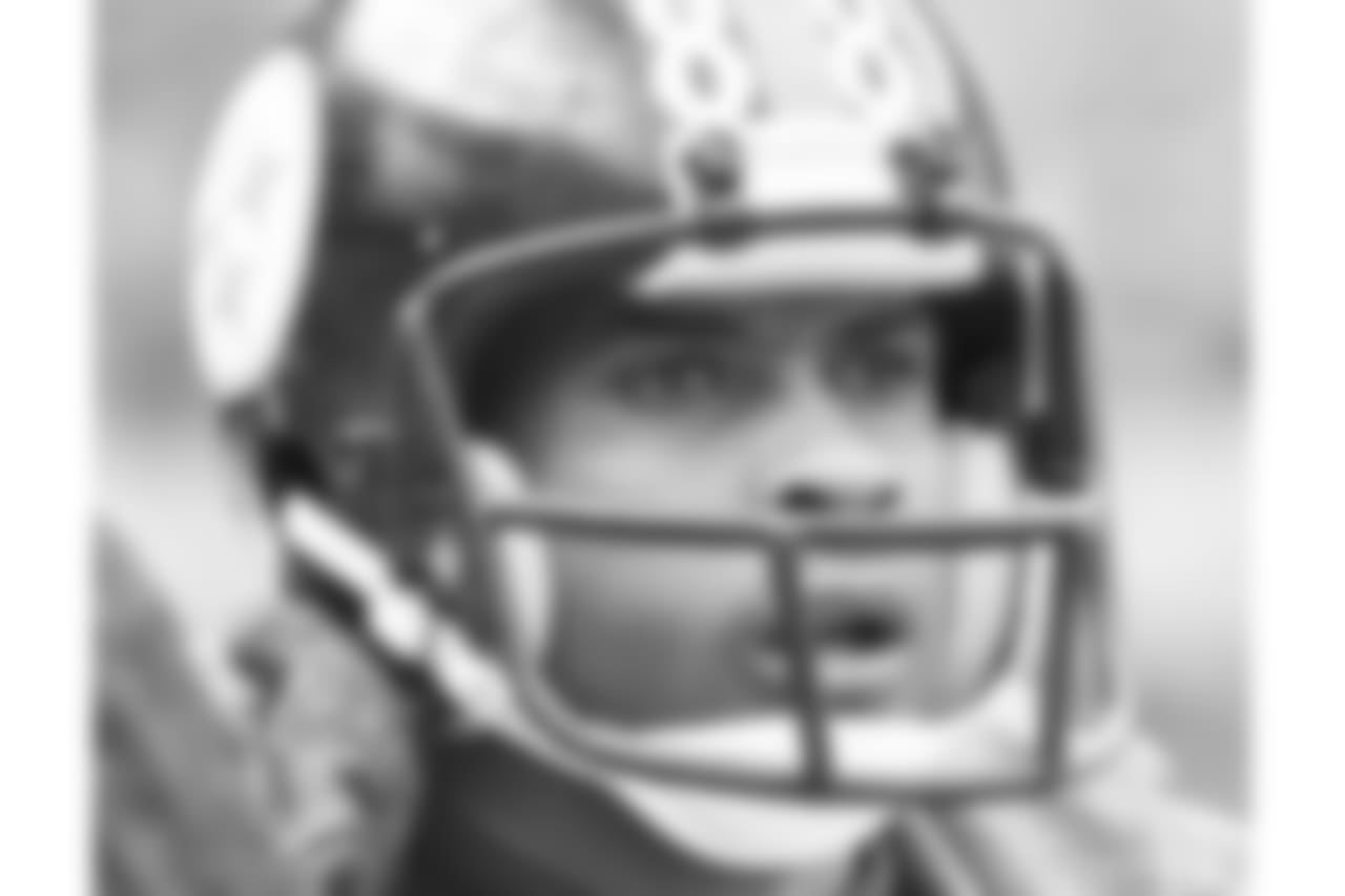 10. Lynn Swann (1974-82) - 5,534 yards.