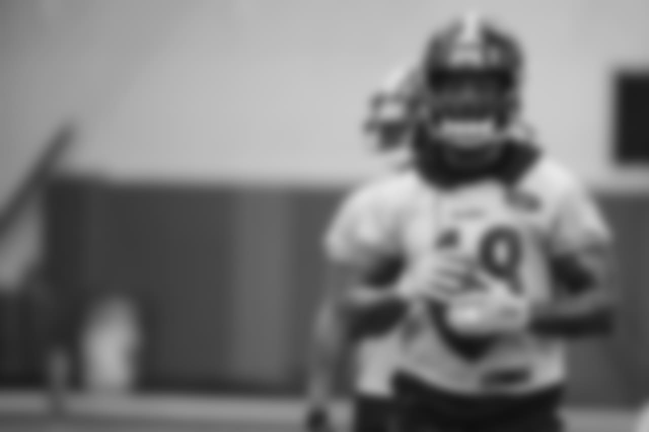 The Pittsburgh Steelers practice at the UPMC Rooney Sports Complex.