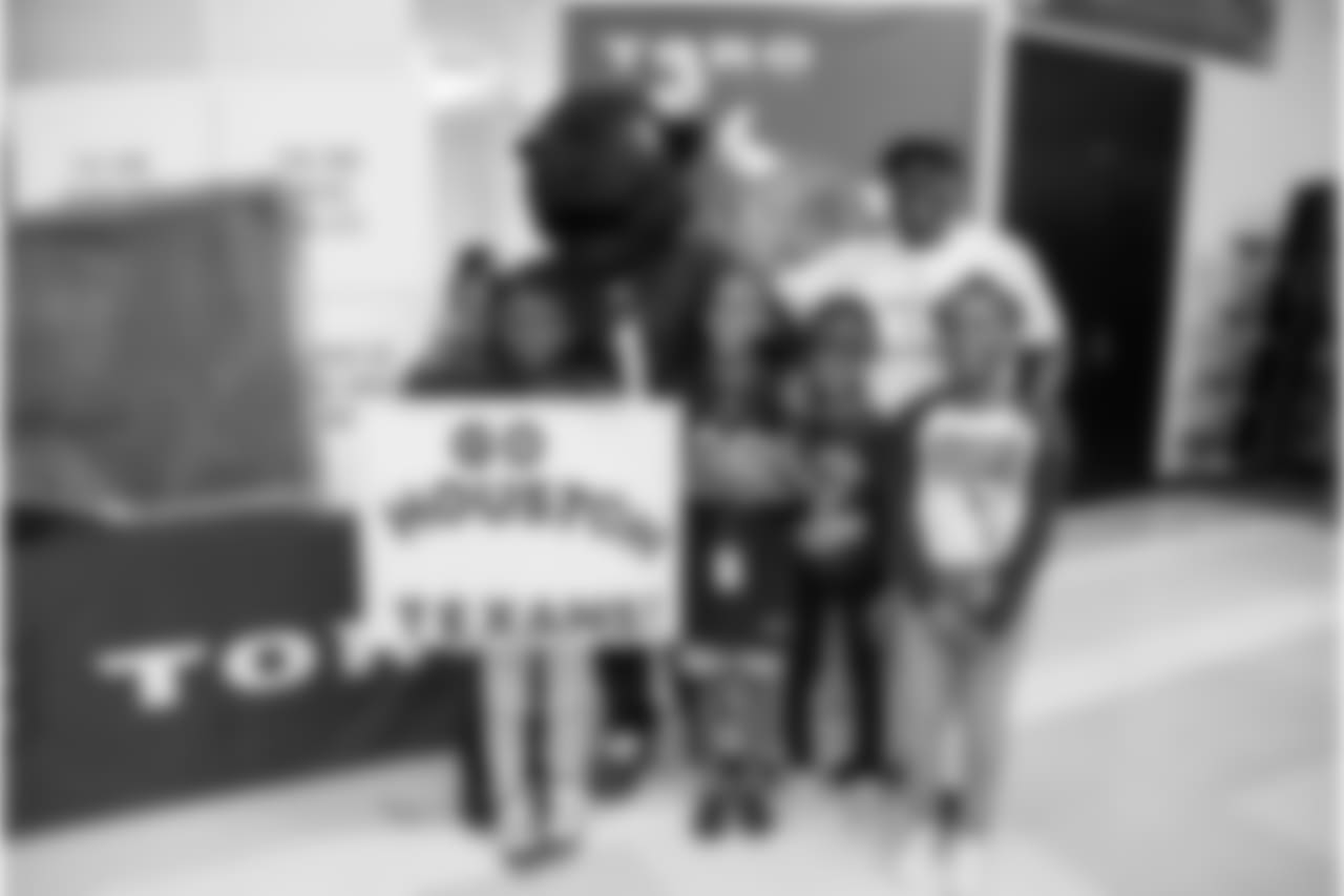 0135_TakeTheBULLoutofBullying_092618_MCW