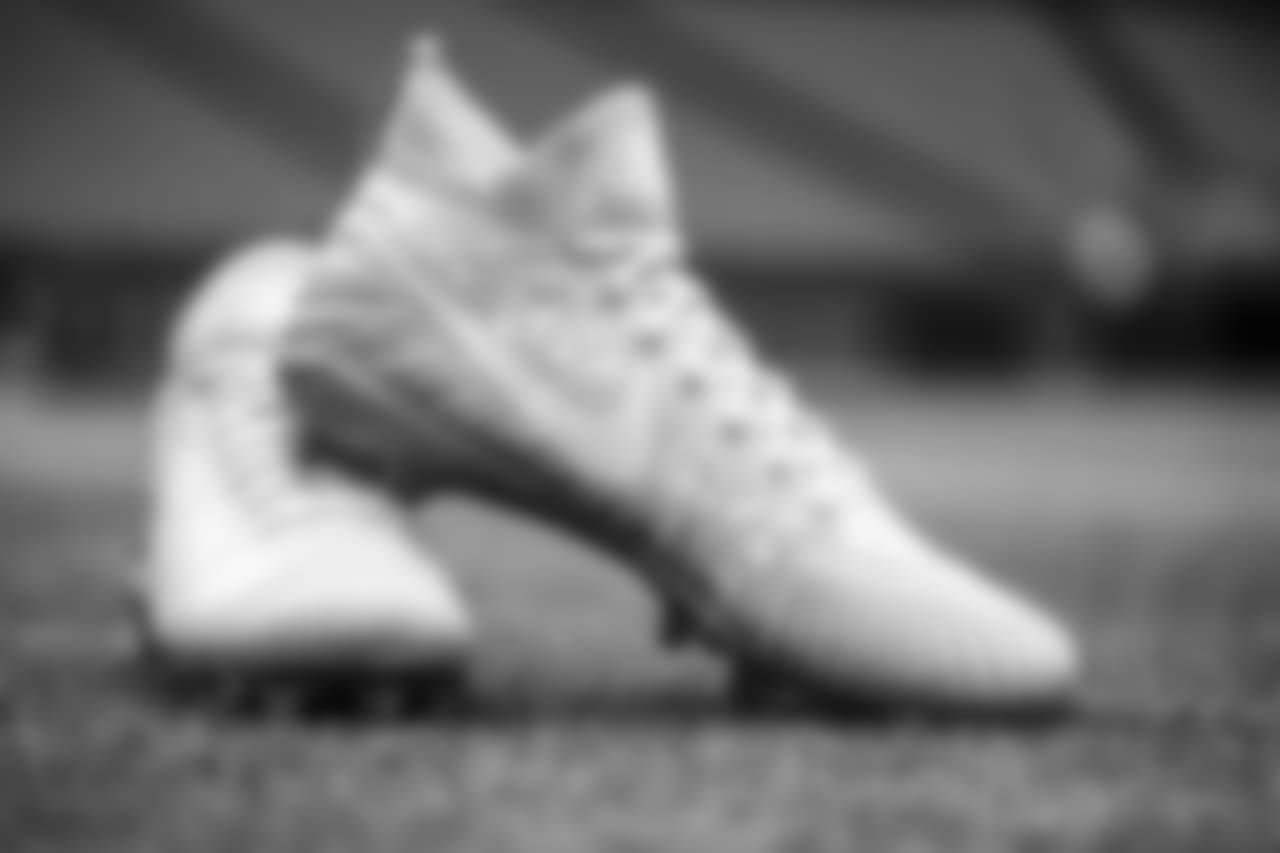 Deshaun Watson - Jessie Rees Foundation - NEGU for pediatric cancer awareness