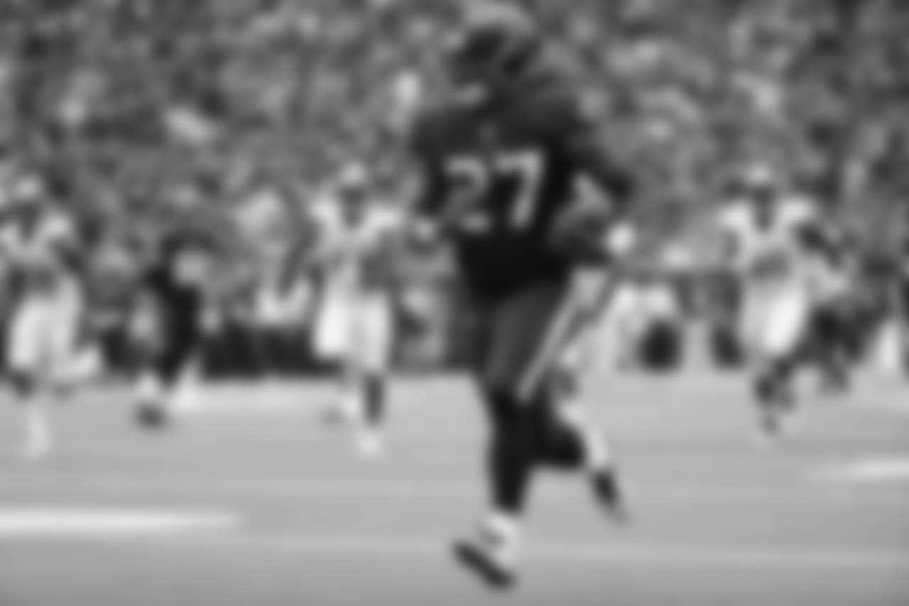 RB, D'Onta Foreman, 27