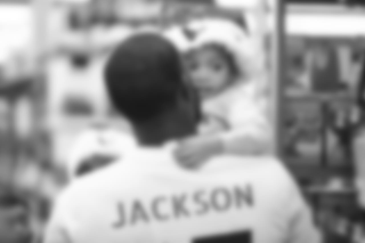 An image of the Dec. 4, 2018 community development event in which Kareem Jackson and his teammates purchased Christmas gifts for Houston-area students.