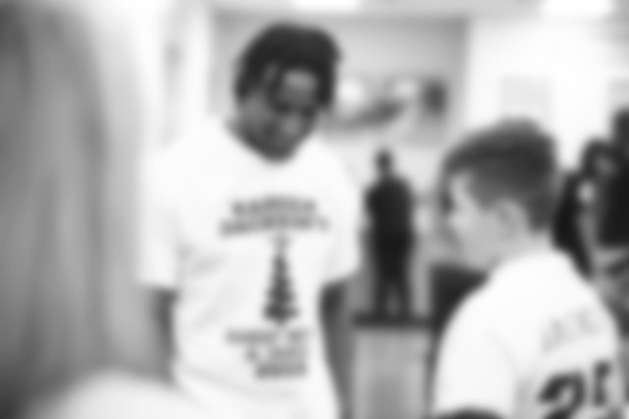 An image of the Dec. 4, 2018 community development event in which Kareem Jackson and his teammates purchased Christmas gifts for Houston-area students.