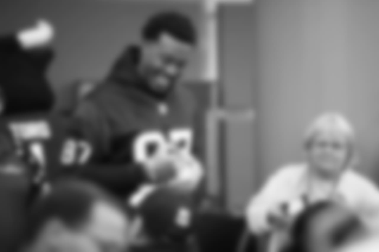 The Houston Texans and Lady Texans hosted a Thanksgiving Lunch for the Veterans at the VA Hospital to thank them for their service.
