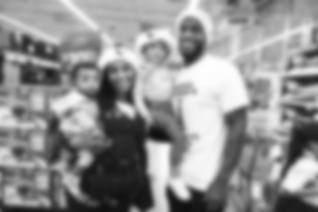 An image of the Dec. 4, 2018 community development event in which Kareem Jackson and his teammates purchased Christmas gifts for Houston-area students.