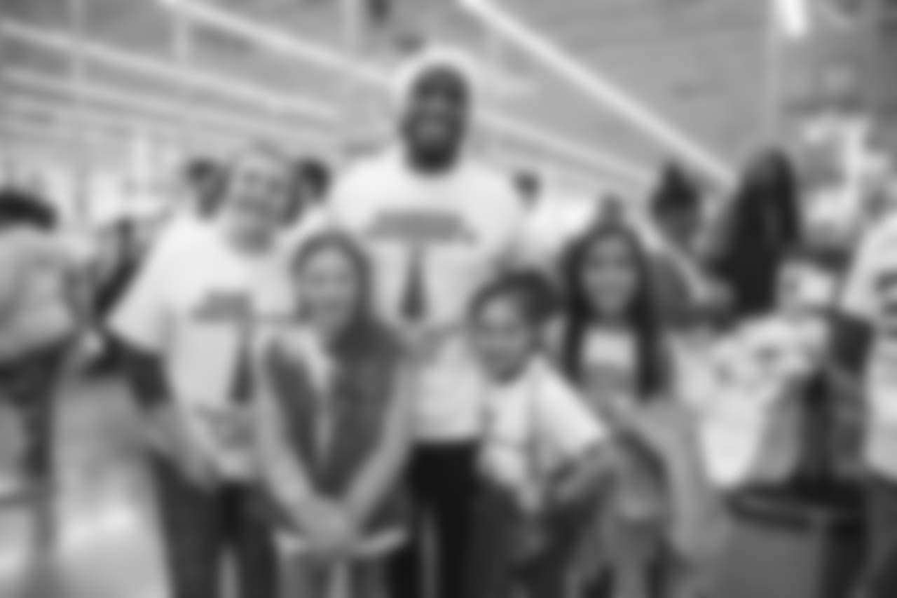 An image of the Dec. 4, 2018 community development event in which Kareem Jackson and his teammates purchased Christmas gifts for Houston-area students.