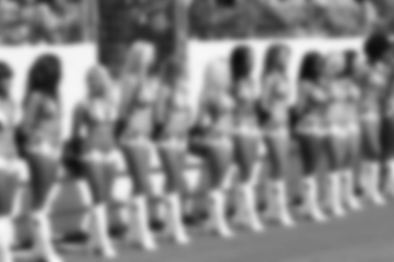 cheerleaders-180814-scrimmage241507