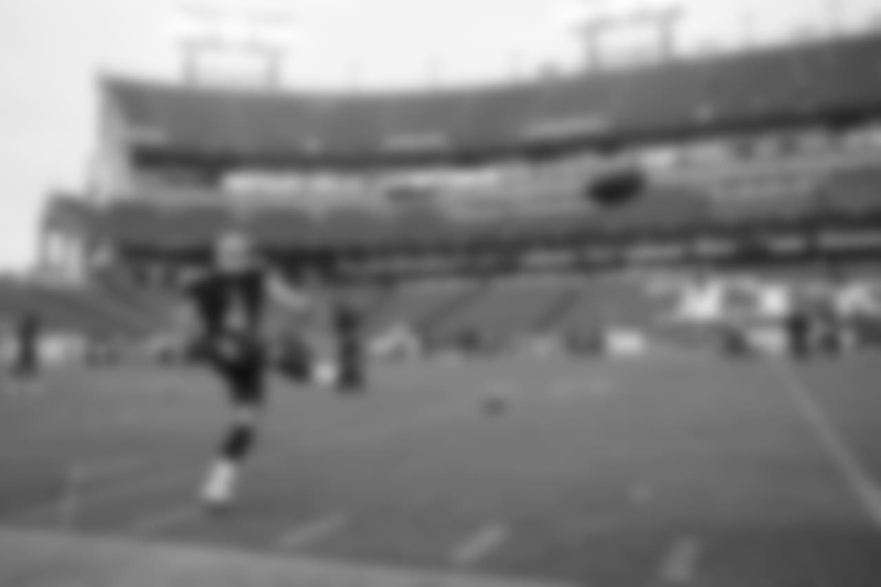 Tennessee Titans place kicker Ryan Succop warms up before an NFL football game against the Baltimore Ravens Sunday, Oct. 14, 2018, in Nashville, Tenn. (AP Photo/James Kenney)