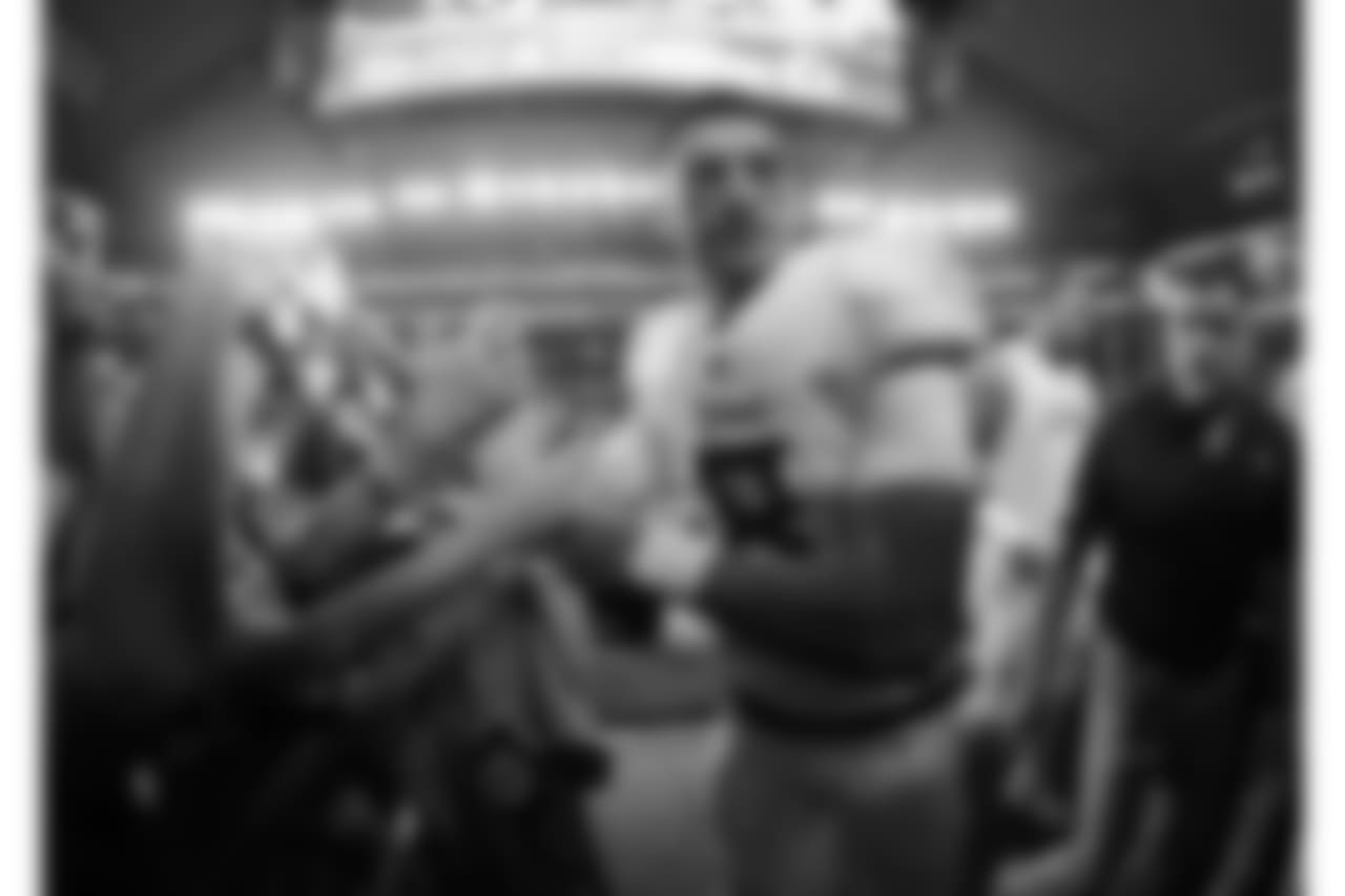 Tennessee Titans quarterback Marcus Mariota (8) greets fans after an NFL football game against the Dallas Cowboys, Monday, Nov. 5, 2018, in Arlington, Texas. The Tennessee Titans won 28-14. (AP Photo/Ron Jenkins)