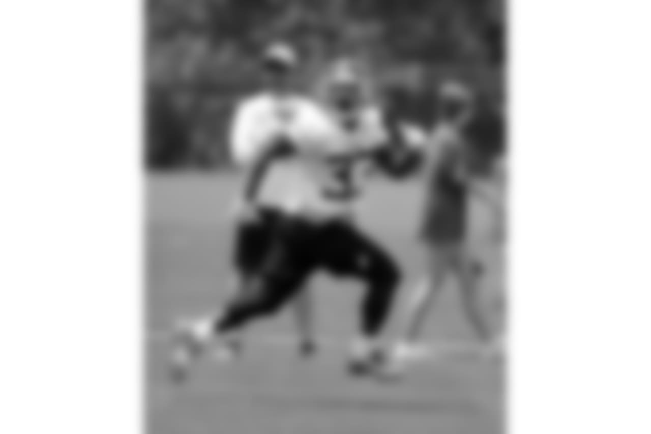 Tennessee Titans running back Dion Lewis runs a drill during NFL football minicamp Tuesday, June 12, 2018, in Nashville, Tenn. (AP Photo/Mark Humphrey)