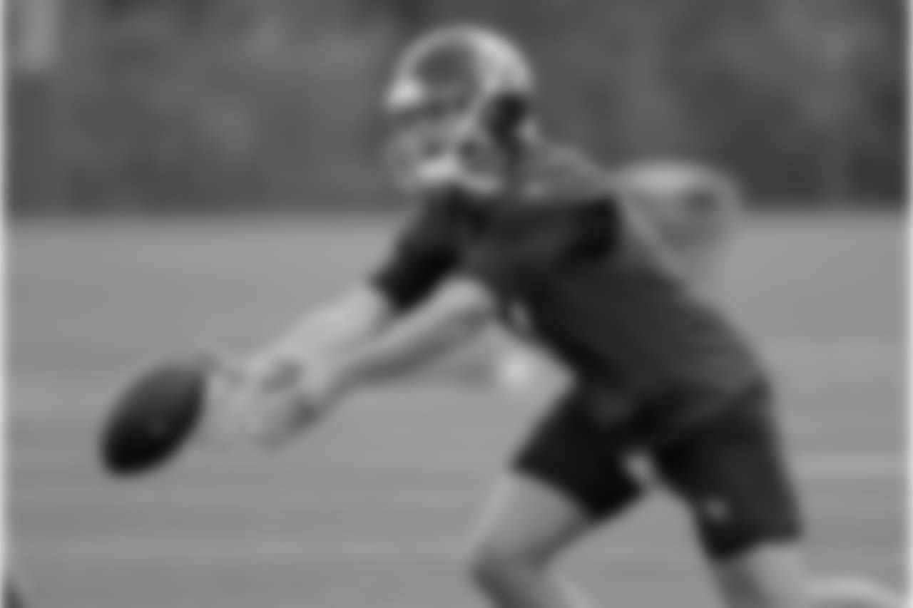 Tennessee Titans quarterback Blaine Gabbert runs a drill during the team's voluntary practice at its NFL football training facility Thursday, April 26, 2018, in Nashville, Tenn. (AP Photo/Mark Humphrey)