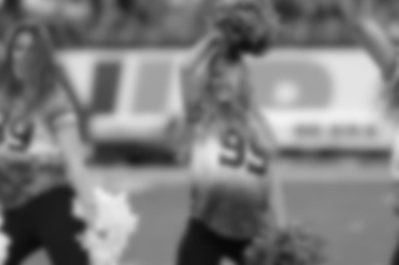 titans2018jets-cheer363407