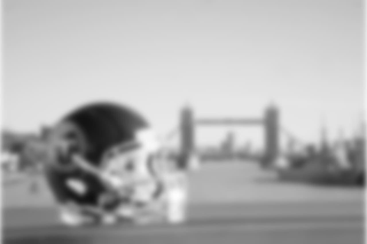 titans2018london-helmet55422