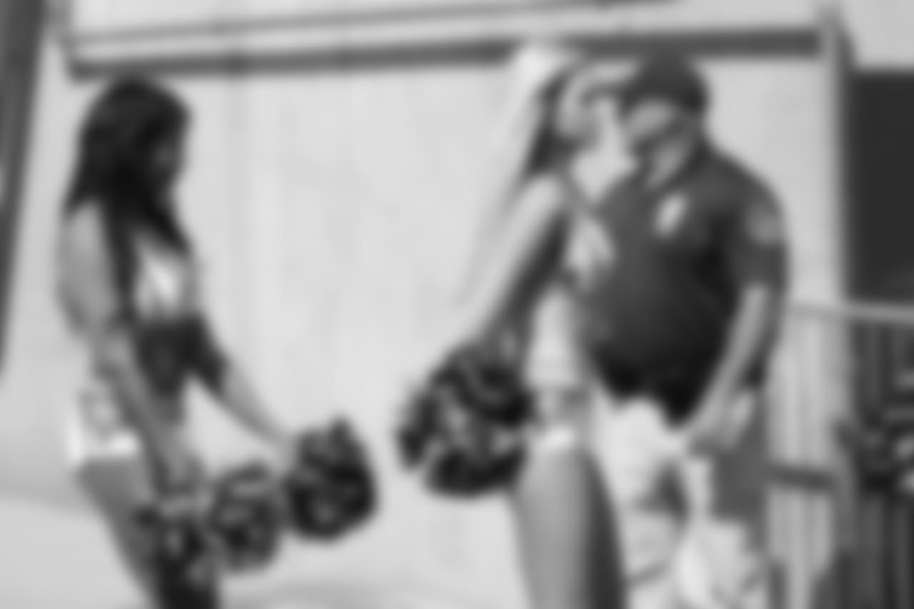 cheerleaders-180814-scrimmage241492