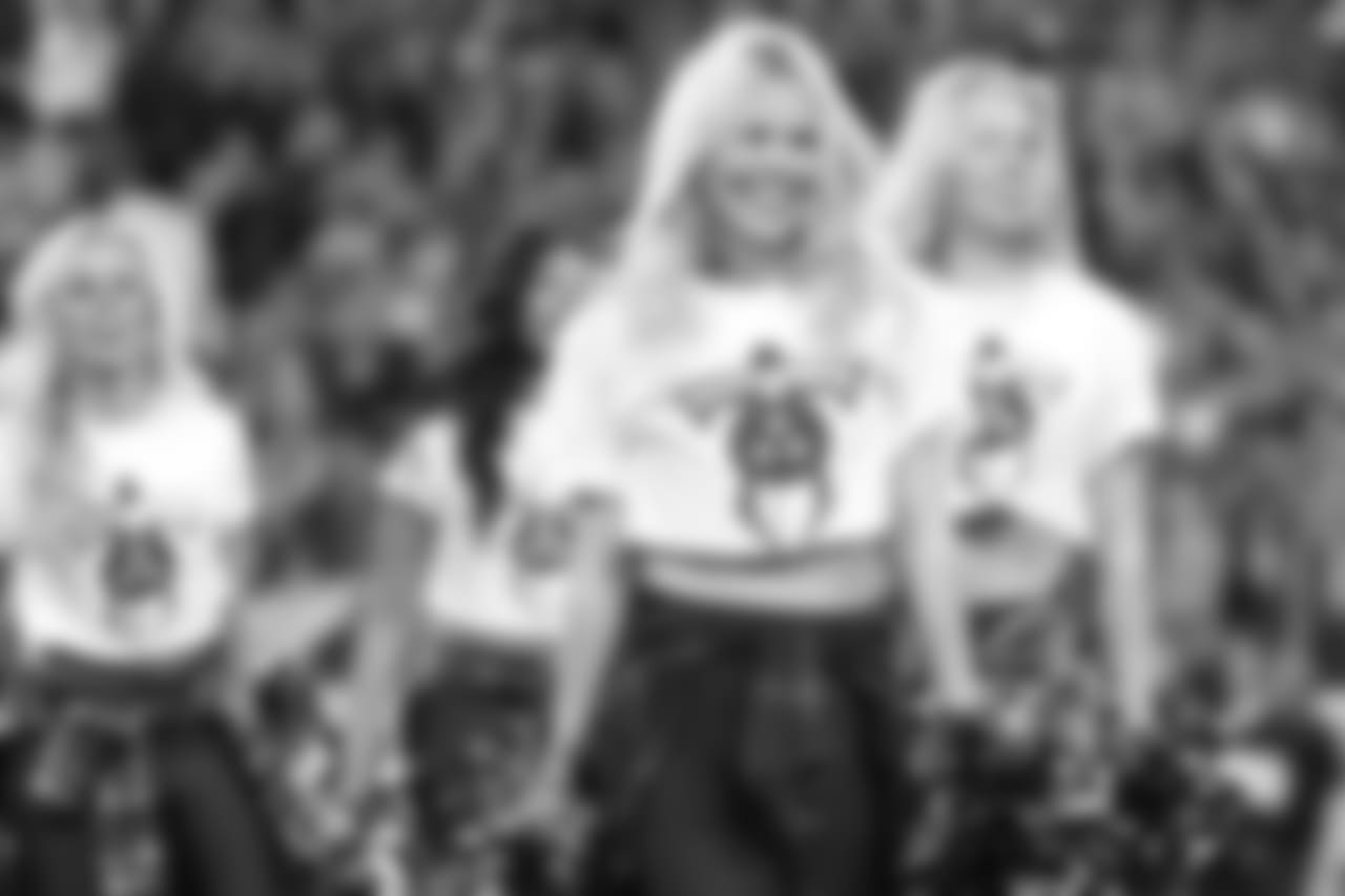 jags2018cheer263937seqn}