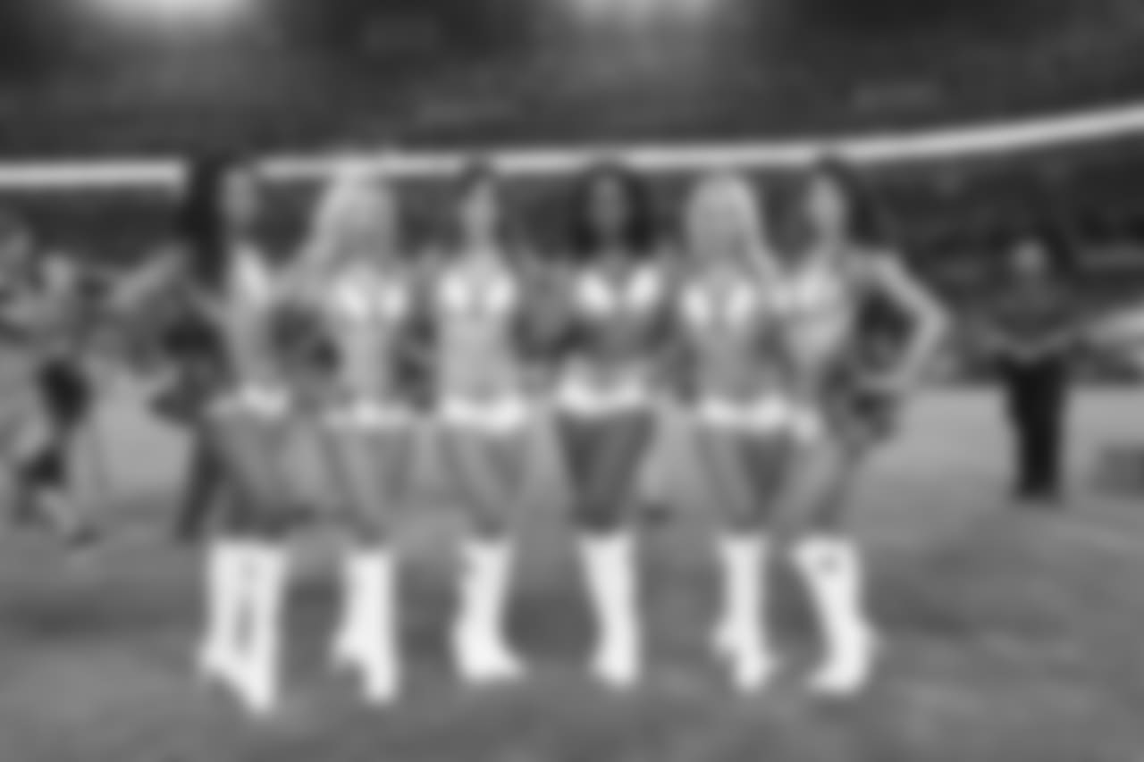 titans2018bucscheer244481