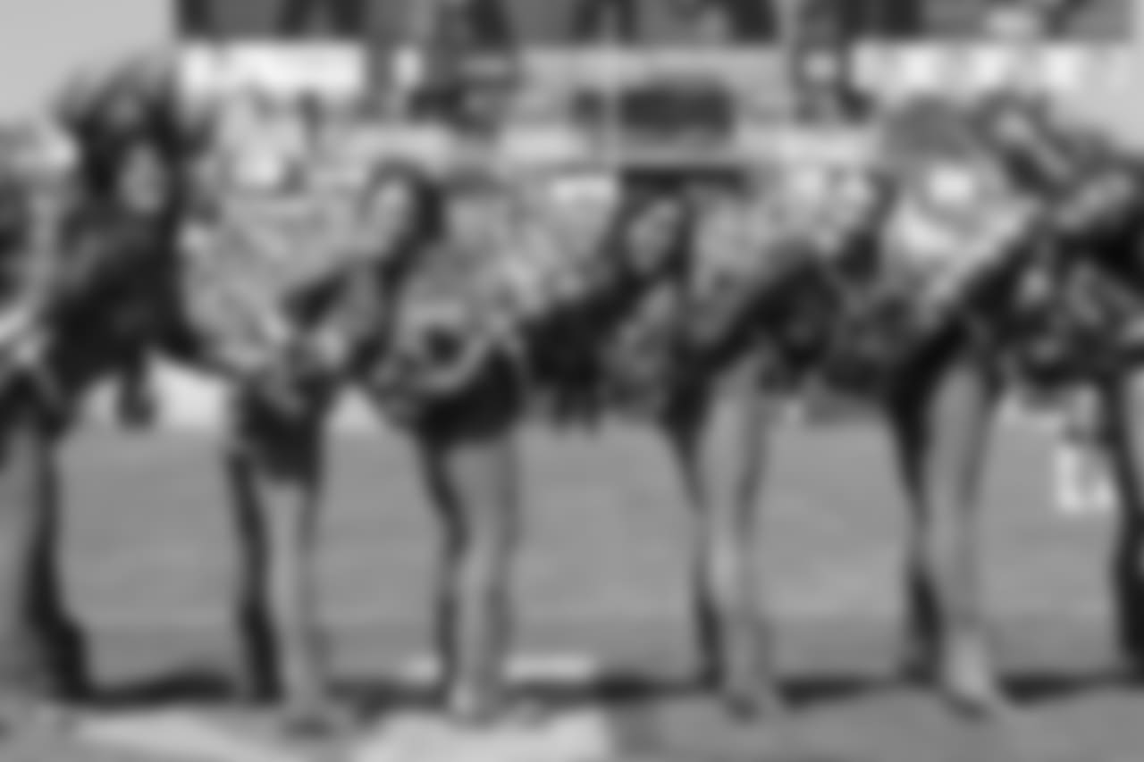 cheer2018eaglesB51555