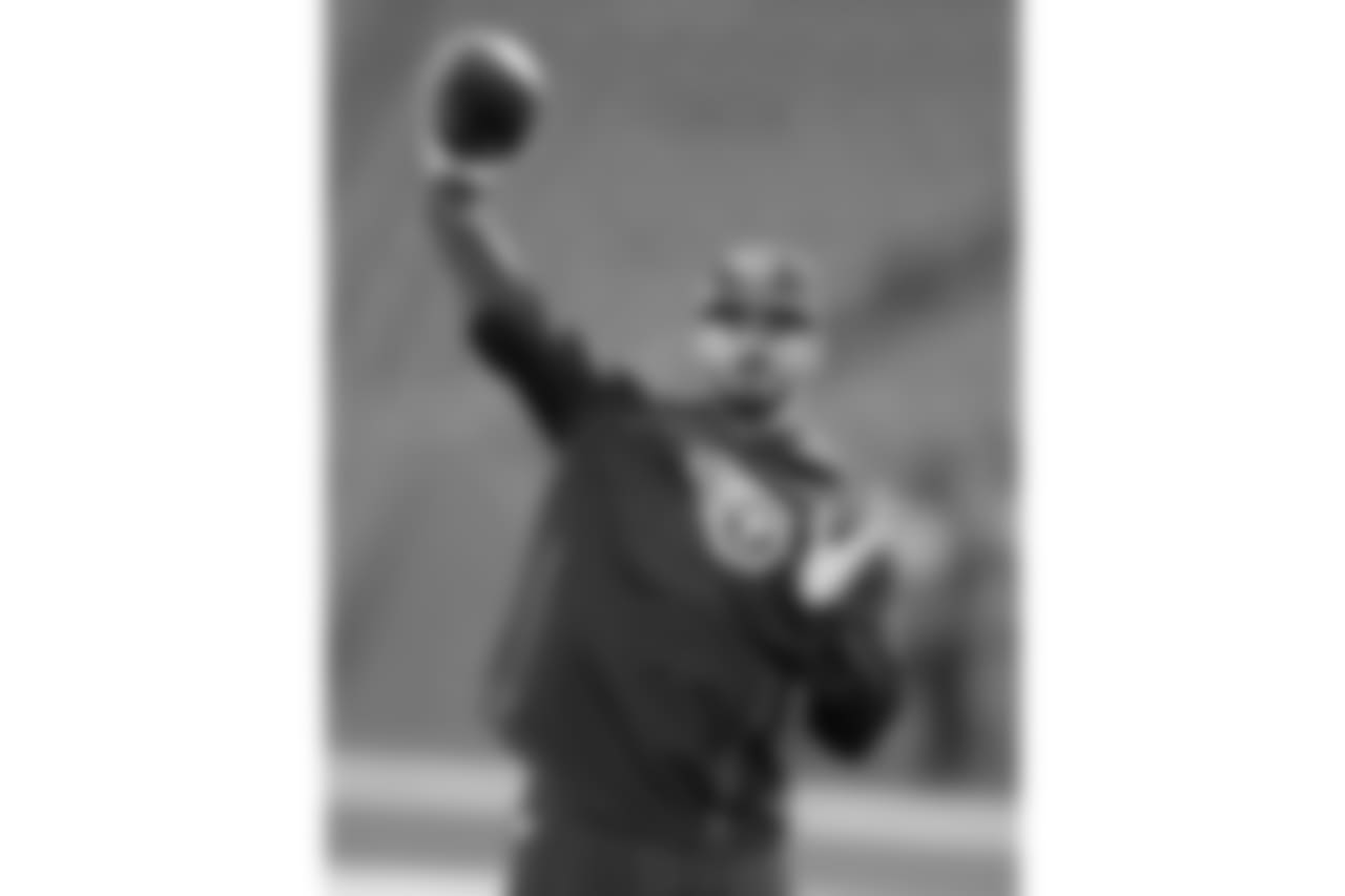 Tennessee Titans quarterback Marcus Mariota warms up before an NFL football game against the Washington Redskins Saturday, Dec. 22, 2018, in Nashville, Tenn. (AP Photo/Mark Zaleski)