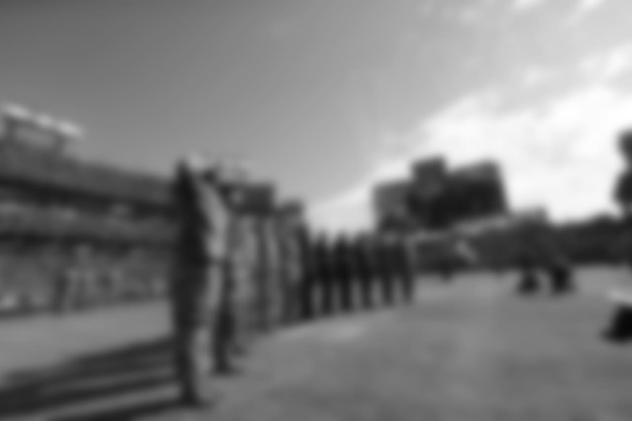 _53V8558