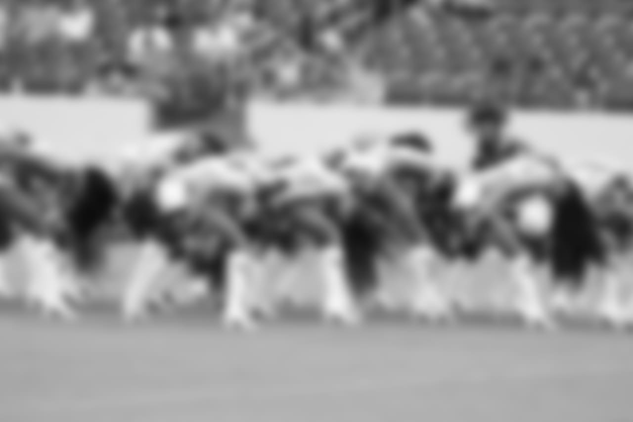 cheerleaders-180814-scrimmage241516